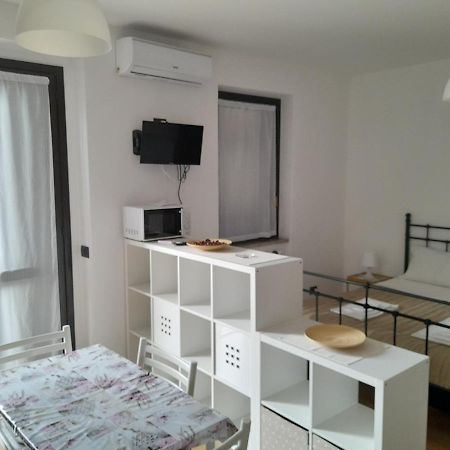 Appartamento Casa Stefania 3 Mandello del Lario Esterno foto