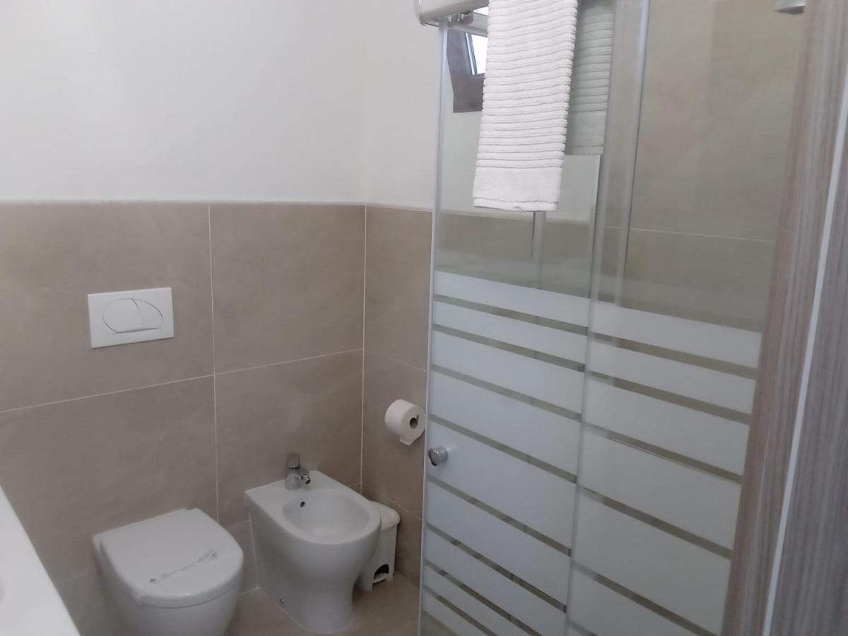 Appartamento Casa Stefania 3 Mandello del Lario Esterno foto